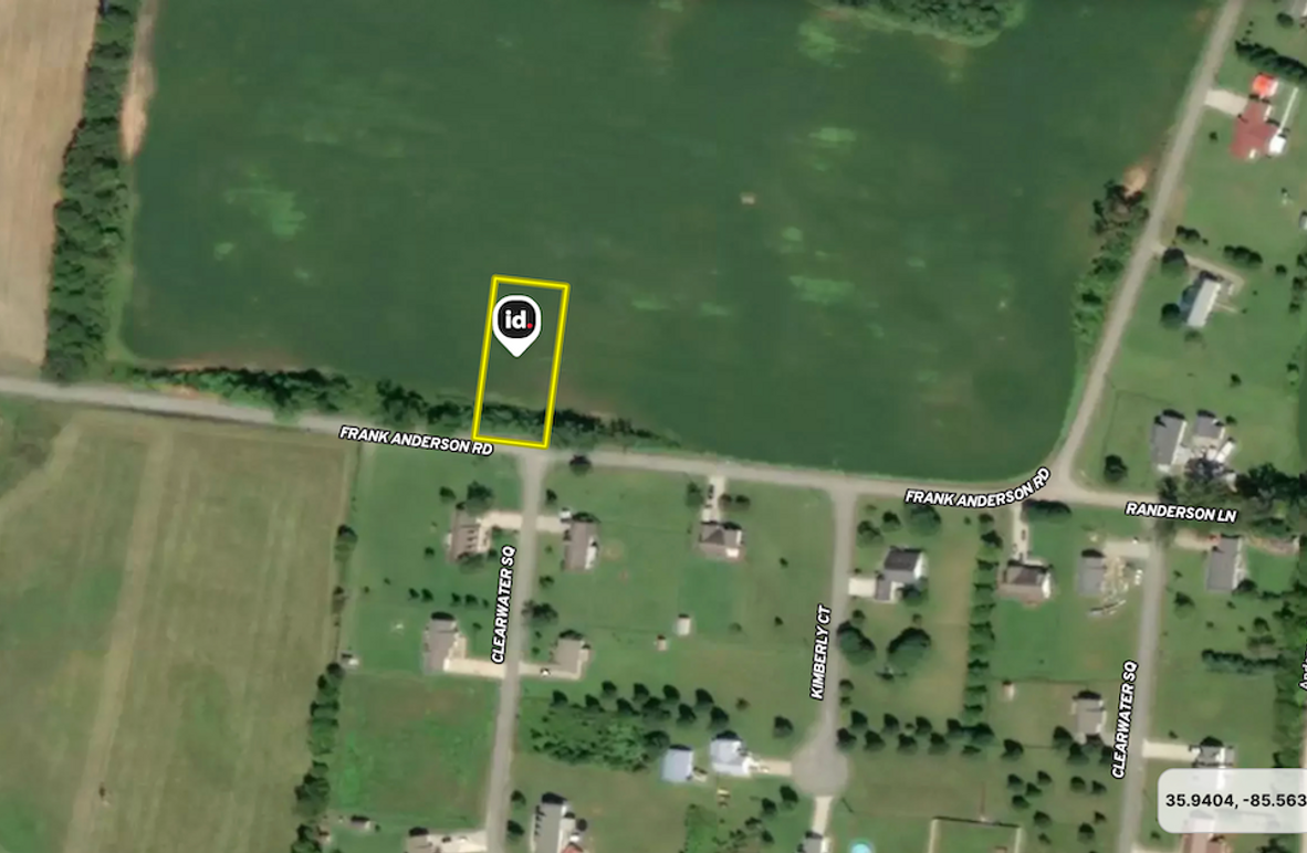 White Co TN 0.52 T Elrod_Ariel CloseUp