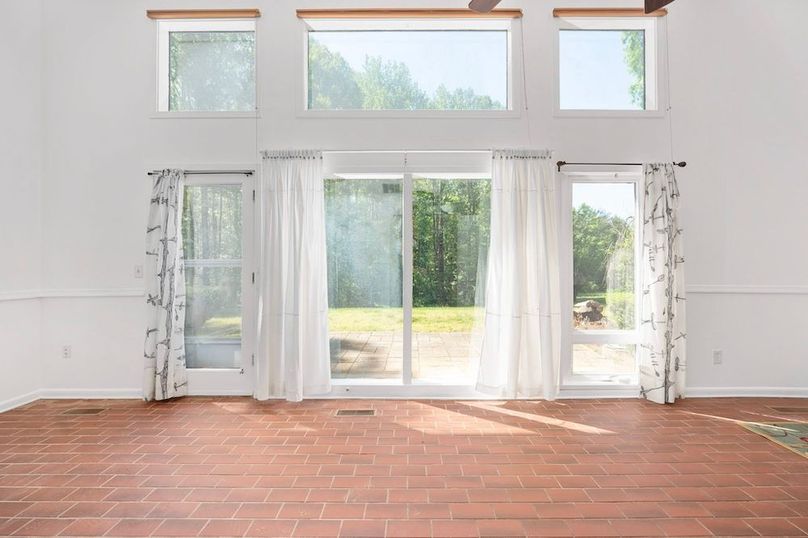 19-23-web-or-mls-279 Poplar Rd interior-6