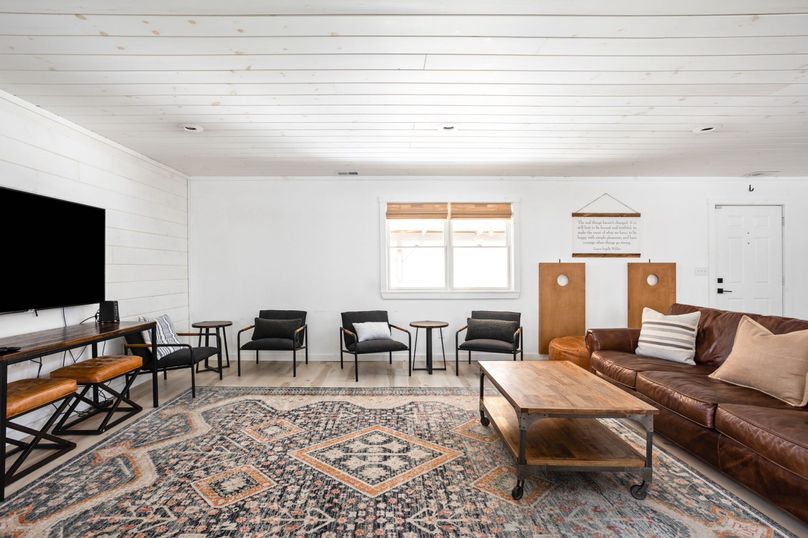 10-web-or-mls-6701 School House Ln-3