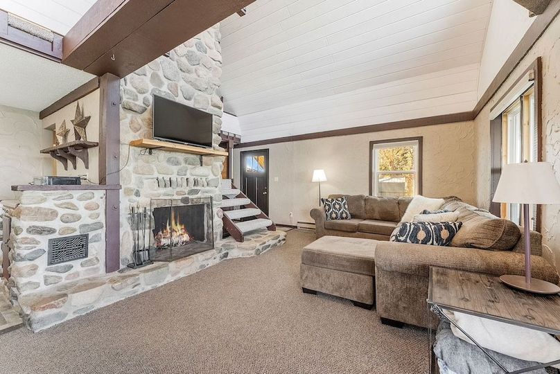 3-web-or-mls-120 SE Lake Dr-61