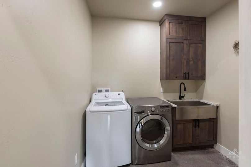 1809 Snaffle Bit Road-15