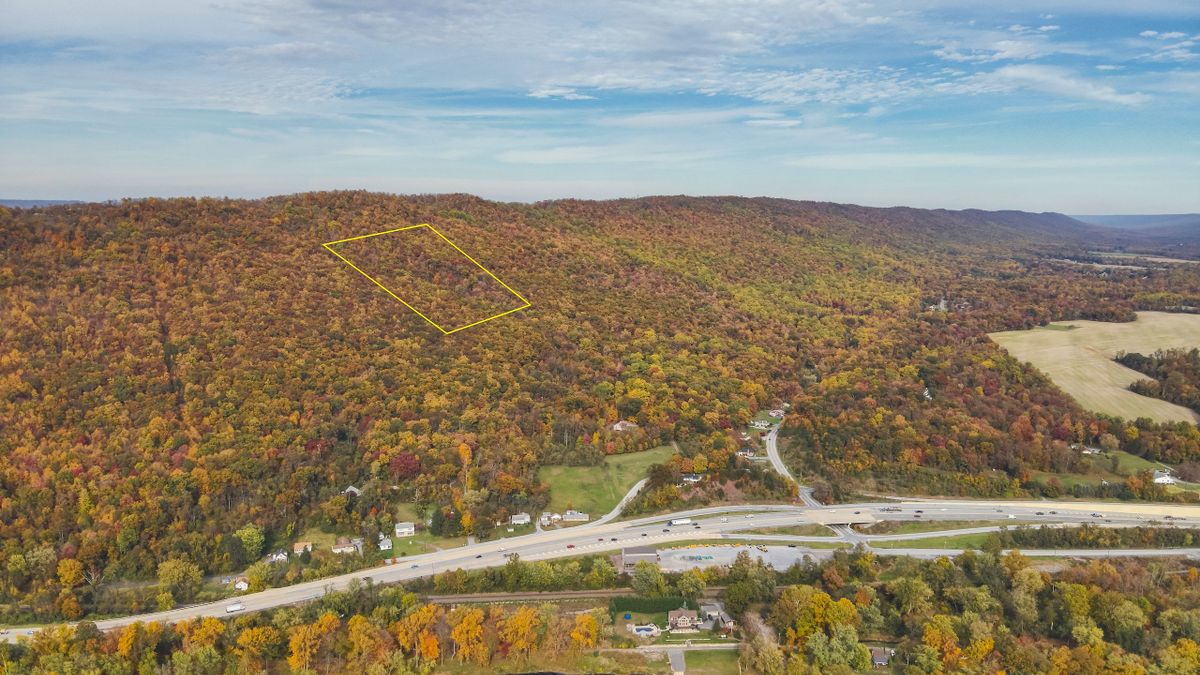Mountain Top Land, Bordering Appalachian Trail Whitetail Properties