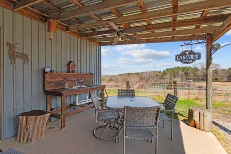 large-018e903b-4f0a-7090-851c-f955c2619a24