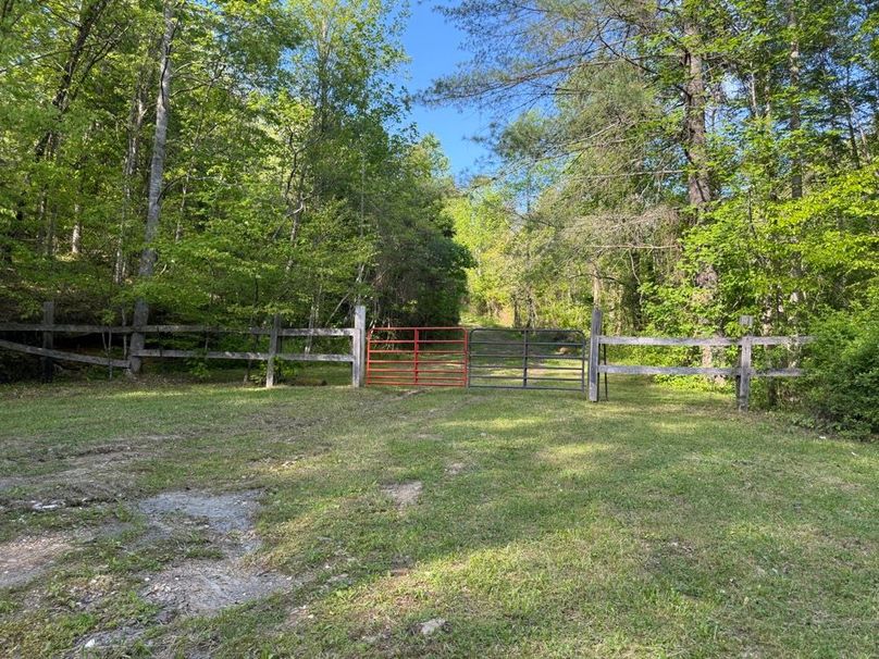 013 northwest entrance gate