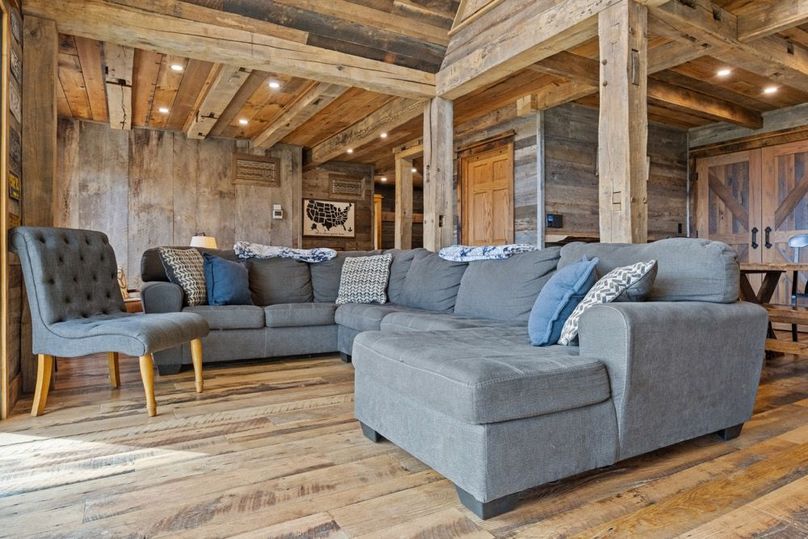 033 what a gathering spot