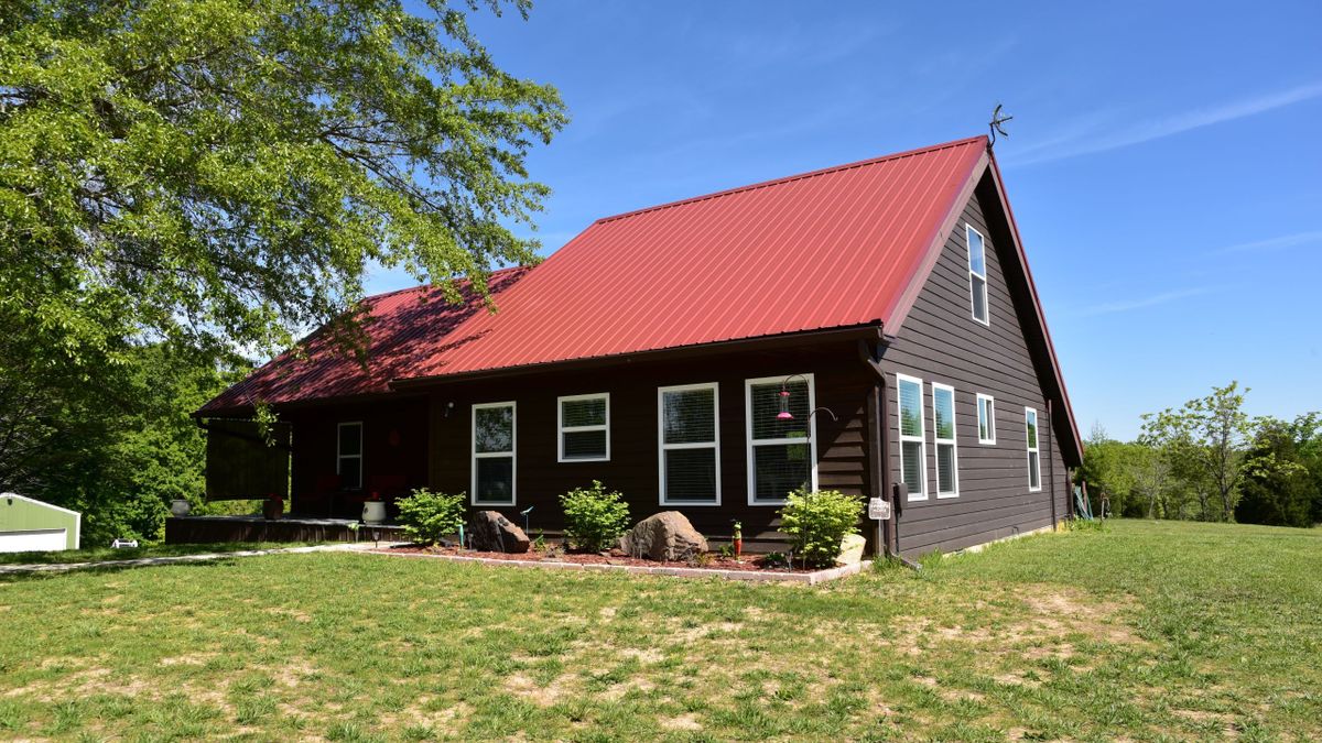 Stunning Country Home On Acreage For Sale Near Simpson Whitetail
