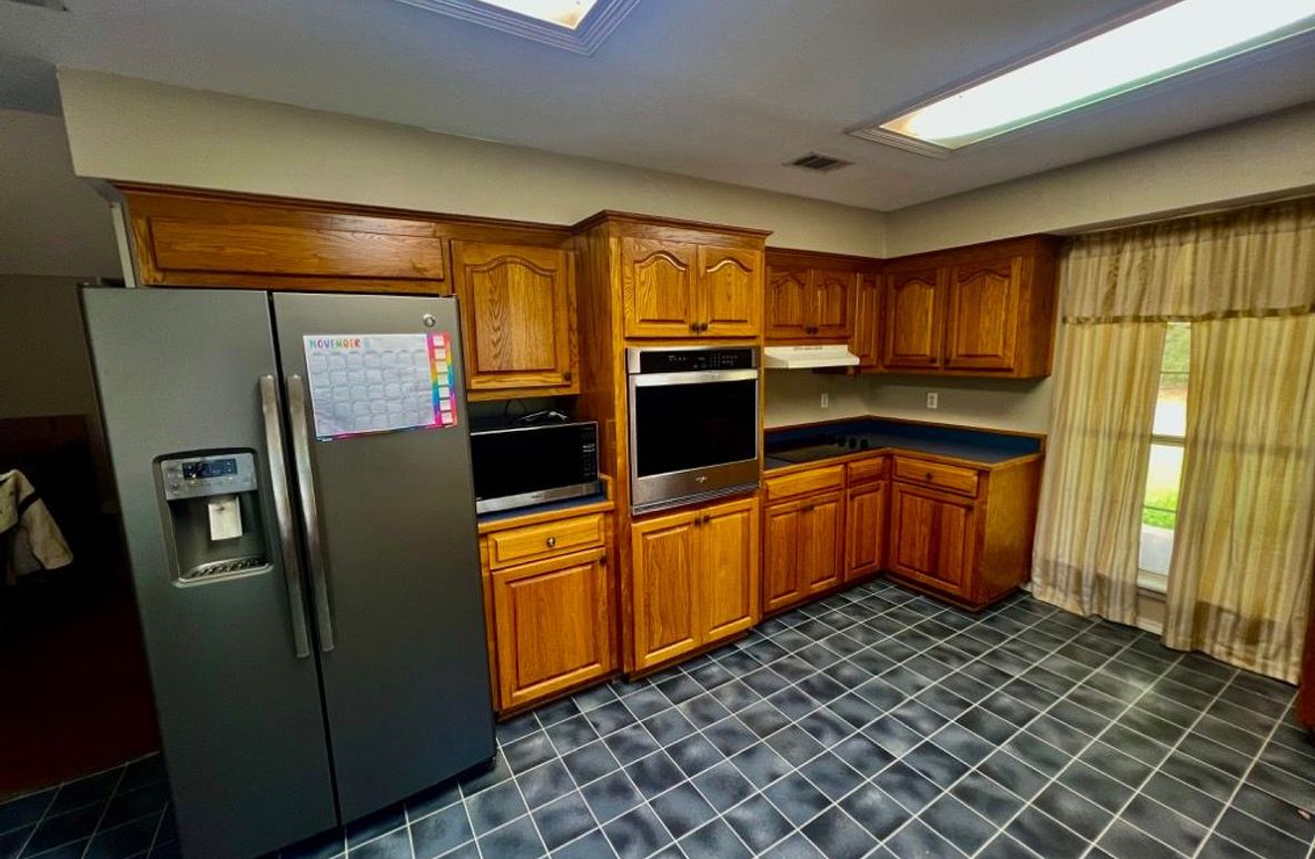 1F51C8D9-4F5E-4021-B4AF-083652A5B3AA_1_201_a