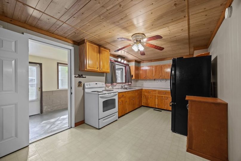 27-web-or-mls-58 Stillhouse Branch Rd 035