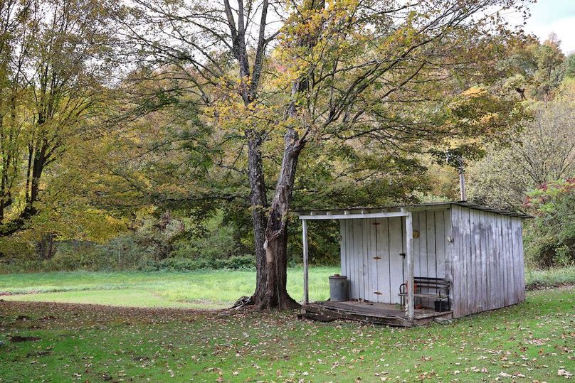 018 small little shed