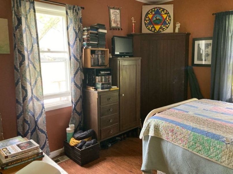 105 a second angle of the downstairs bedroom