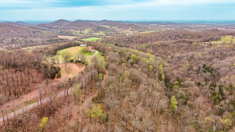 13-web-or-mls-Wolf Hill-33