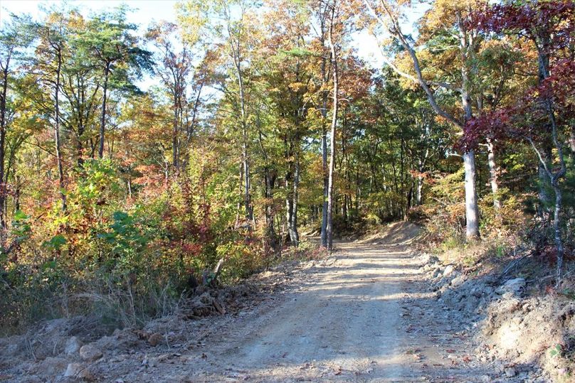 015 the perimeter road leading about the north boundary