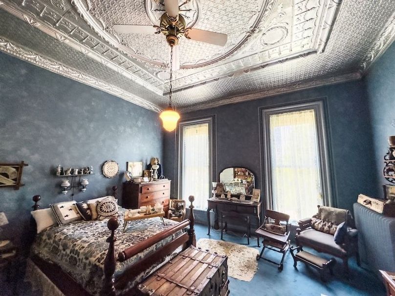 StenceRealty_25_515-N-8th-Street-Marshall-IL_48