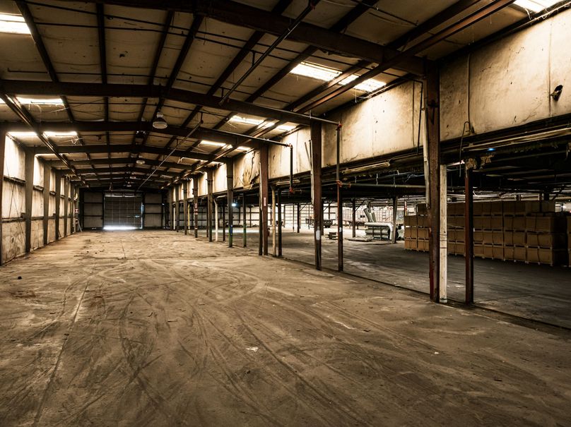 Monroe County 21.13 +- Warehouse-17