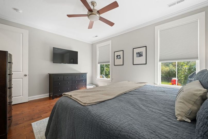 25-web-or-mls-Barclay Media Co_-14