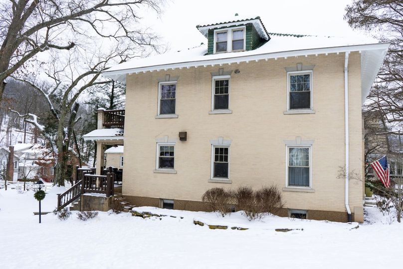 Lewis, WV 246 E 1st Wyllie-081