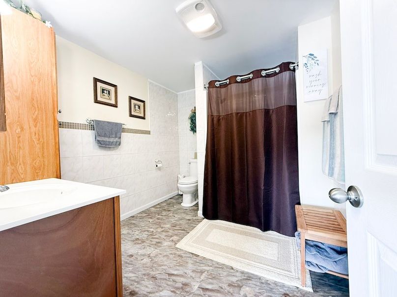 Cayuga 32 Stoyell Photos 15