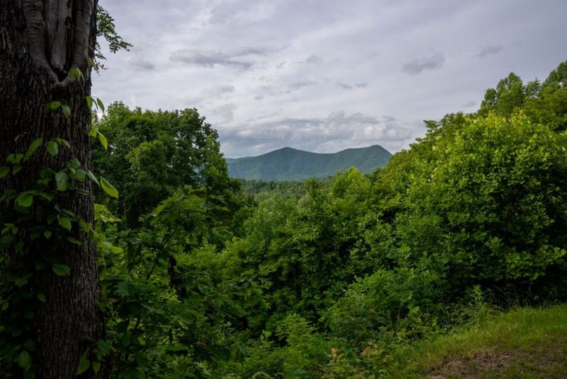 104 Featured_ProPhoto-52