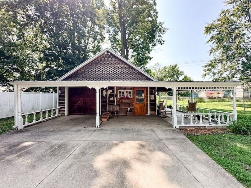 StenceRealty_25_515-N-8th-Street-Marshall-IL_13