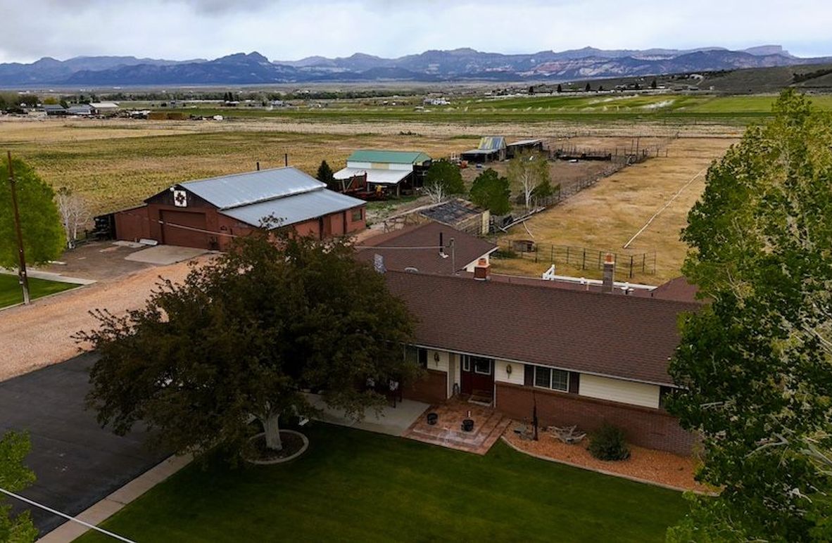 Home and Hobby Farm01