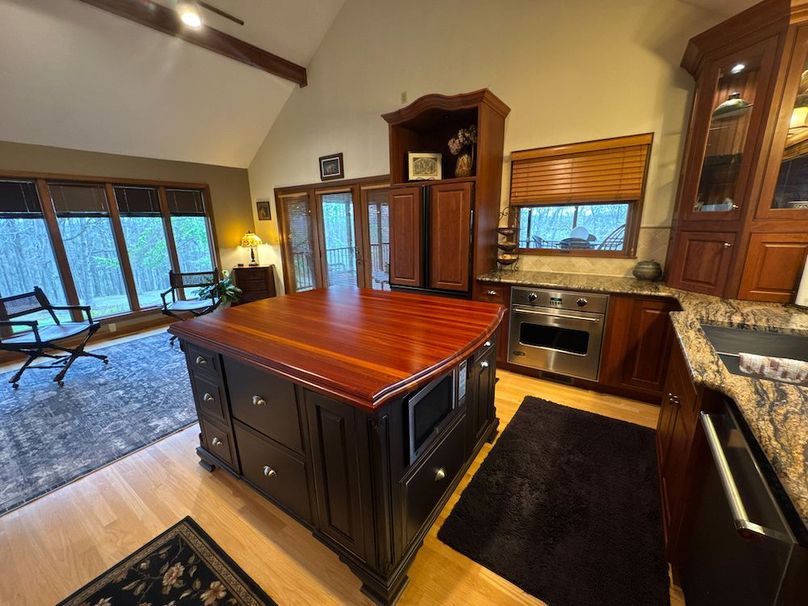 Calhoun, WV 132.84 AC Szegi 2-021