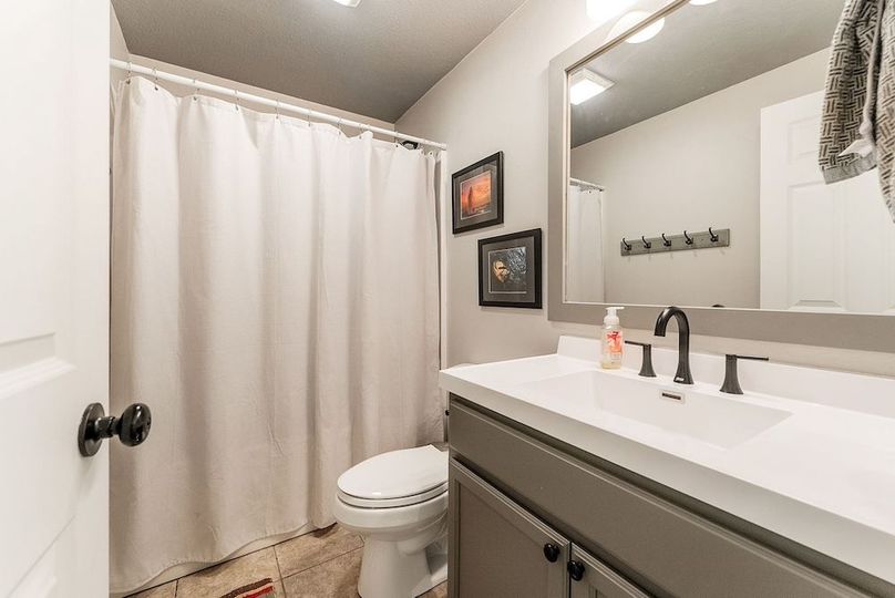 29-web-or-mls-194 Northbay Dr-138