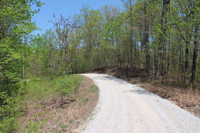 009 the county gravel road along the southeast corner