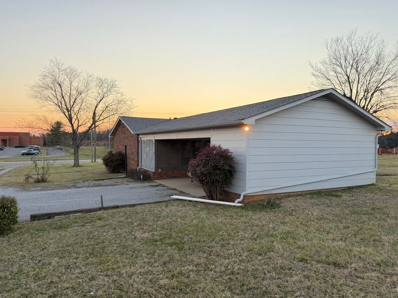 22A83F45-C4C6-4872-ABC7-09D3A3DF5BE1_1_105_c