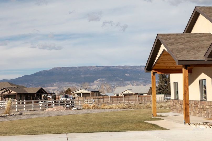 1809 Snaffle Bit Road-32