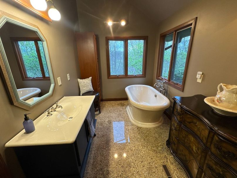 Calhoun, WV 132.84 AC Szegi 2-033