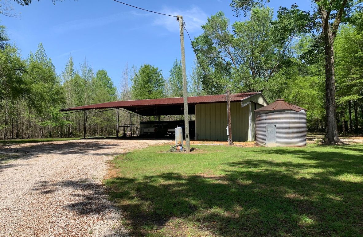 2FE146C6-619C-4EA7-9CFE-5EB65D4EF361_1_102_o