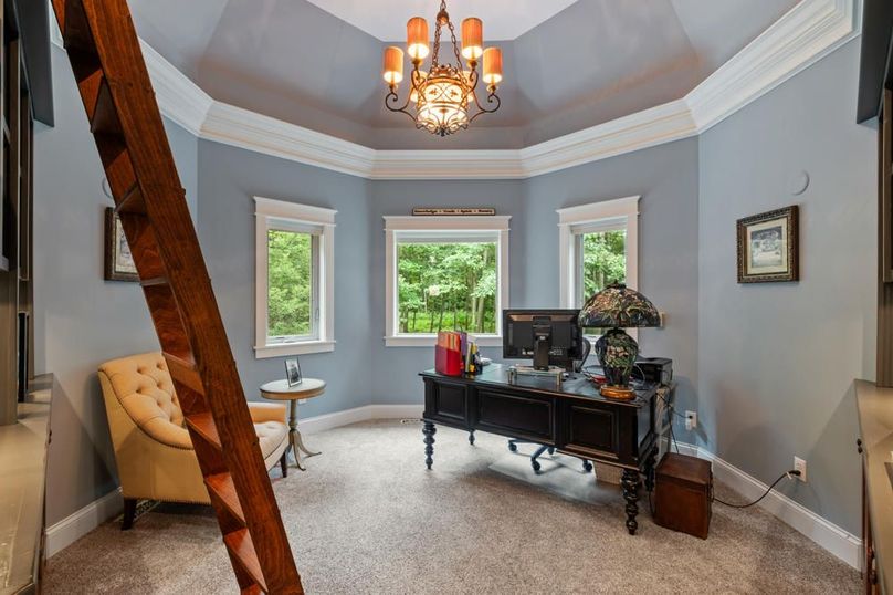 66 Private Office_Library In Master Suite 1