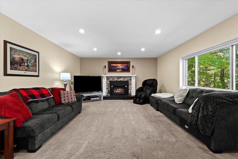 12-10932 Green Oaks Dr