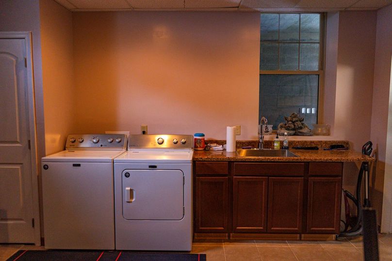 Lewis, WV 246 E 1st Wyllie-067