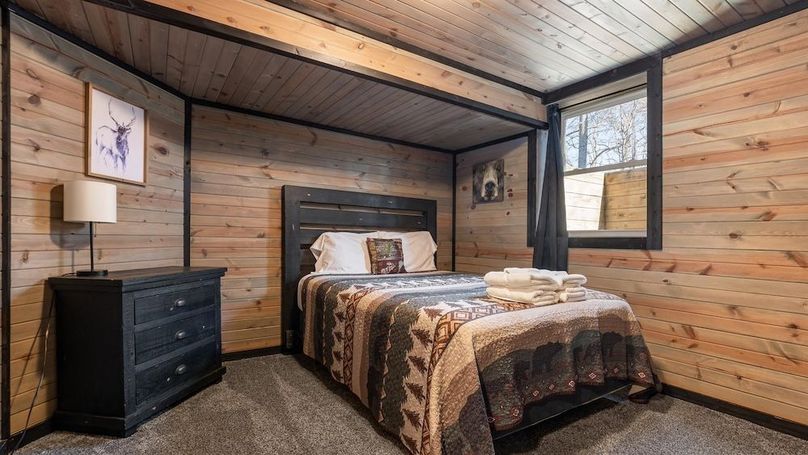 27-zj 21801 Sterling Rd070