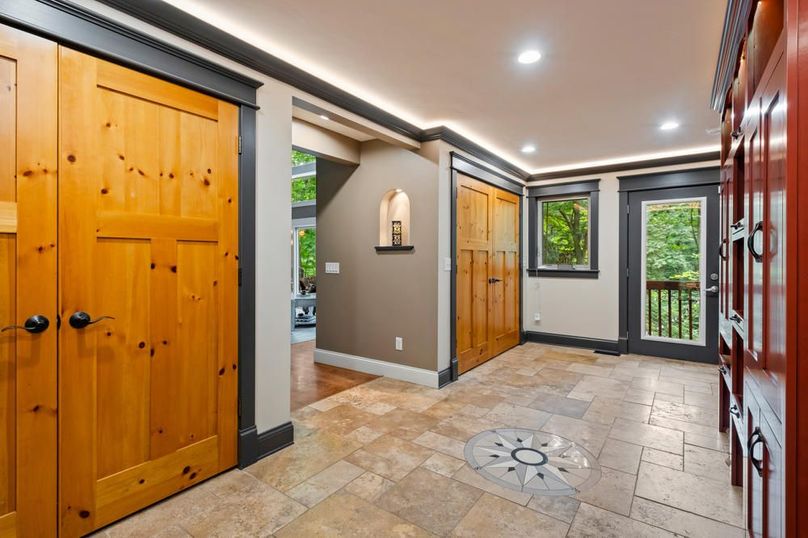 69 Main Entry Mudroom 2