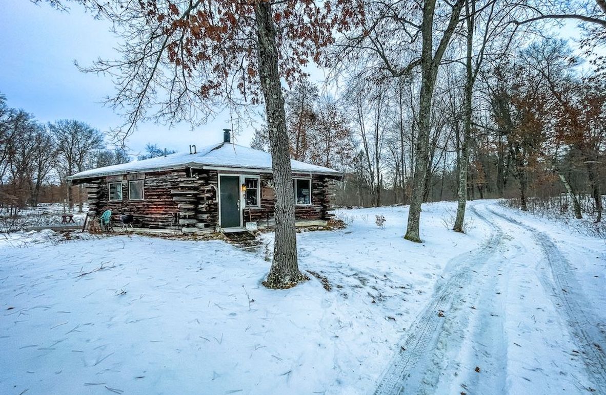 Adams 263.17, Hale -03