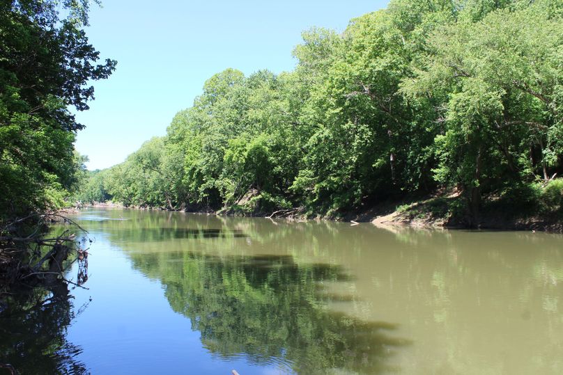 001 nearly 3_4 of a mile of KY River frontage along the north boundary