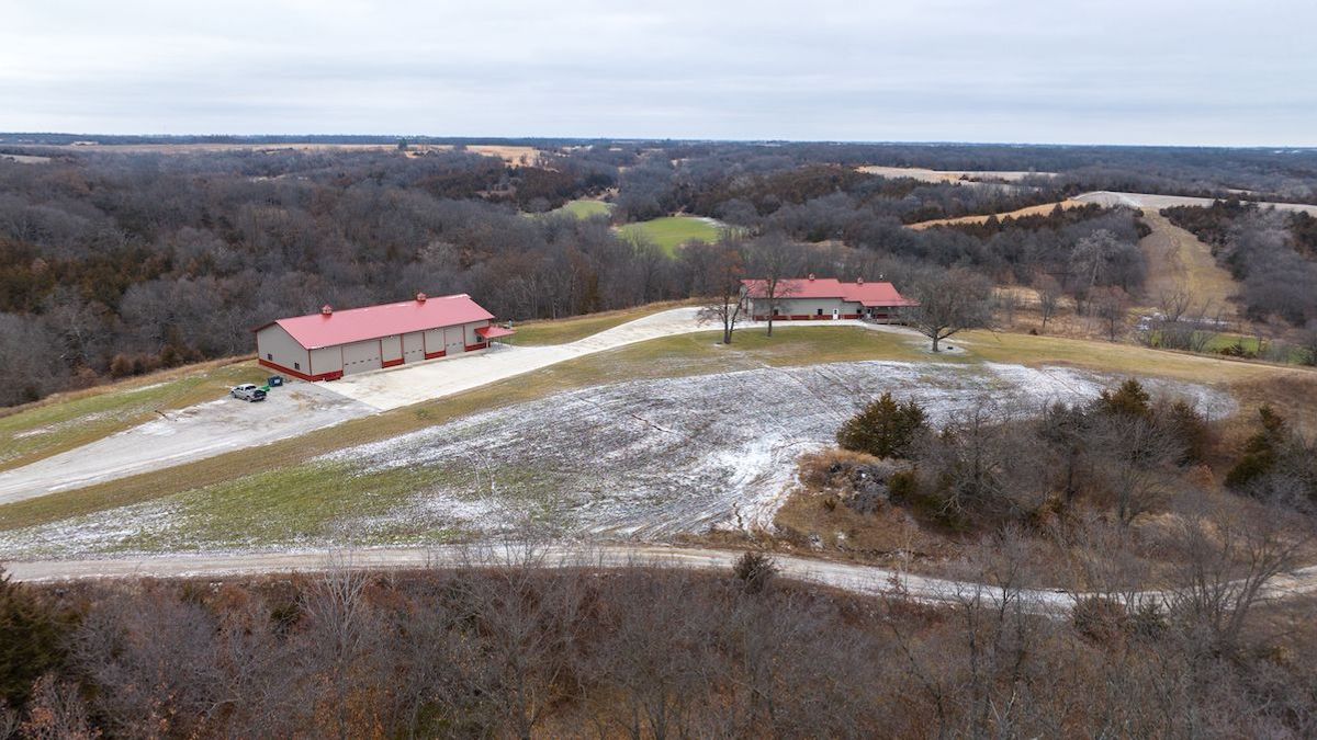 TopShelf Trophy Whitetail Farm And Lodge in North Central MO