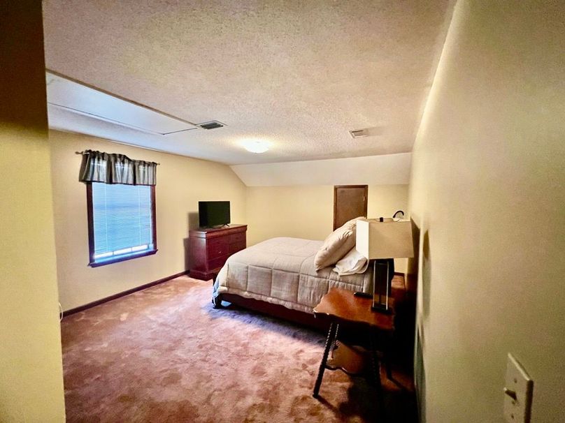 27CBBA6A-7776-4012-8C28-F45AD4397206_1_201_a