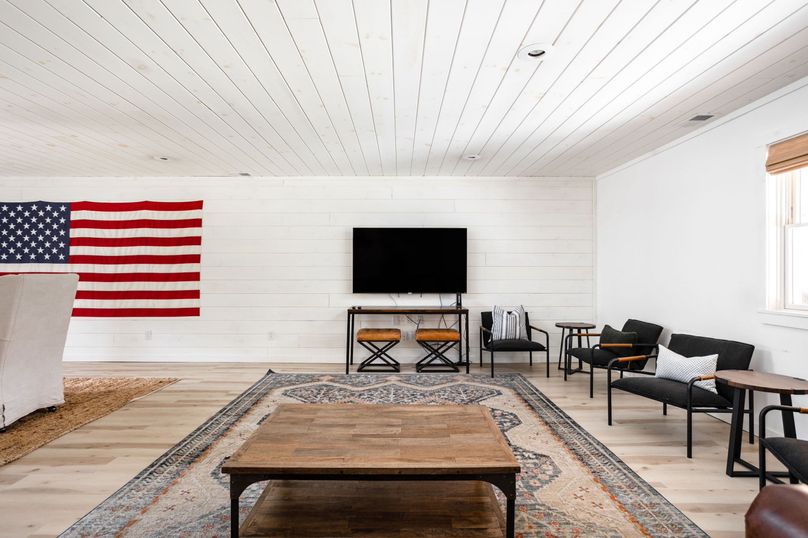 11-web-or-mls-6701 School House Ln-4