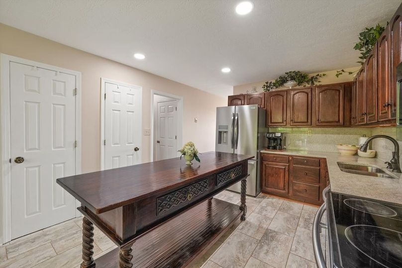 17-2869 Persian Ln14