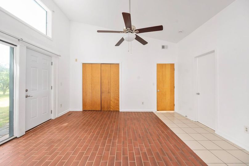 45-49-web-or-mls-279 Poplar Rd interior-32