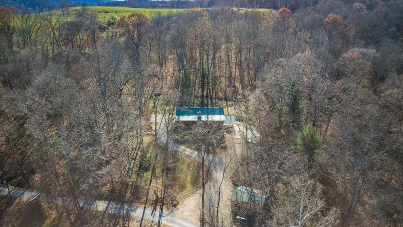 84-zj 21801 Sterling Rd149