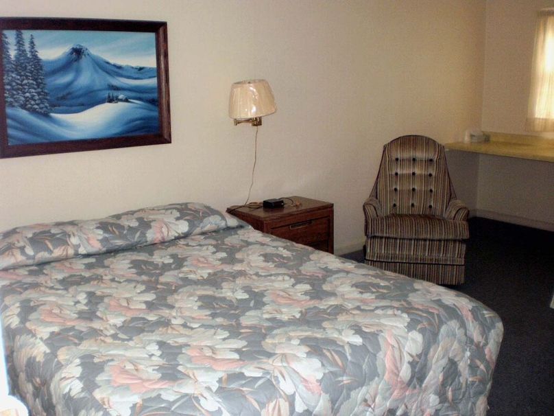 Motel Room 3-1