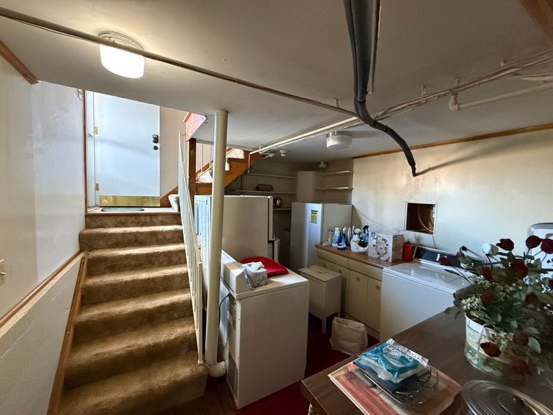 036 stairway leading down into the basement