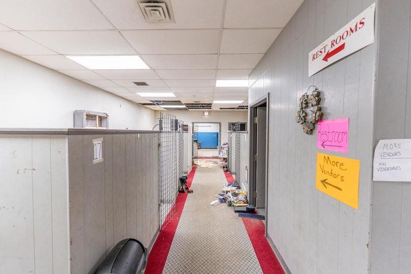 Winnebago 2.05 (Flee Market)_24