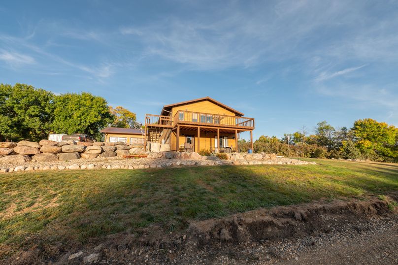 18 - Big Deck Overlooking Lake