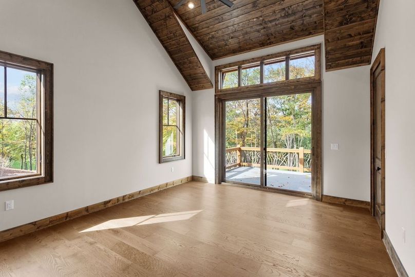 38-web-or-mls-6390 Golf Club Drvie-13