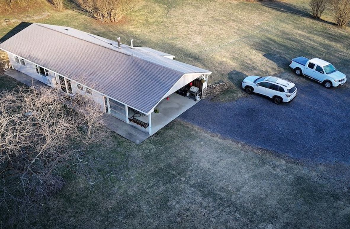 Cayuga 32 Stoyell Photos 3